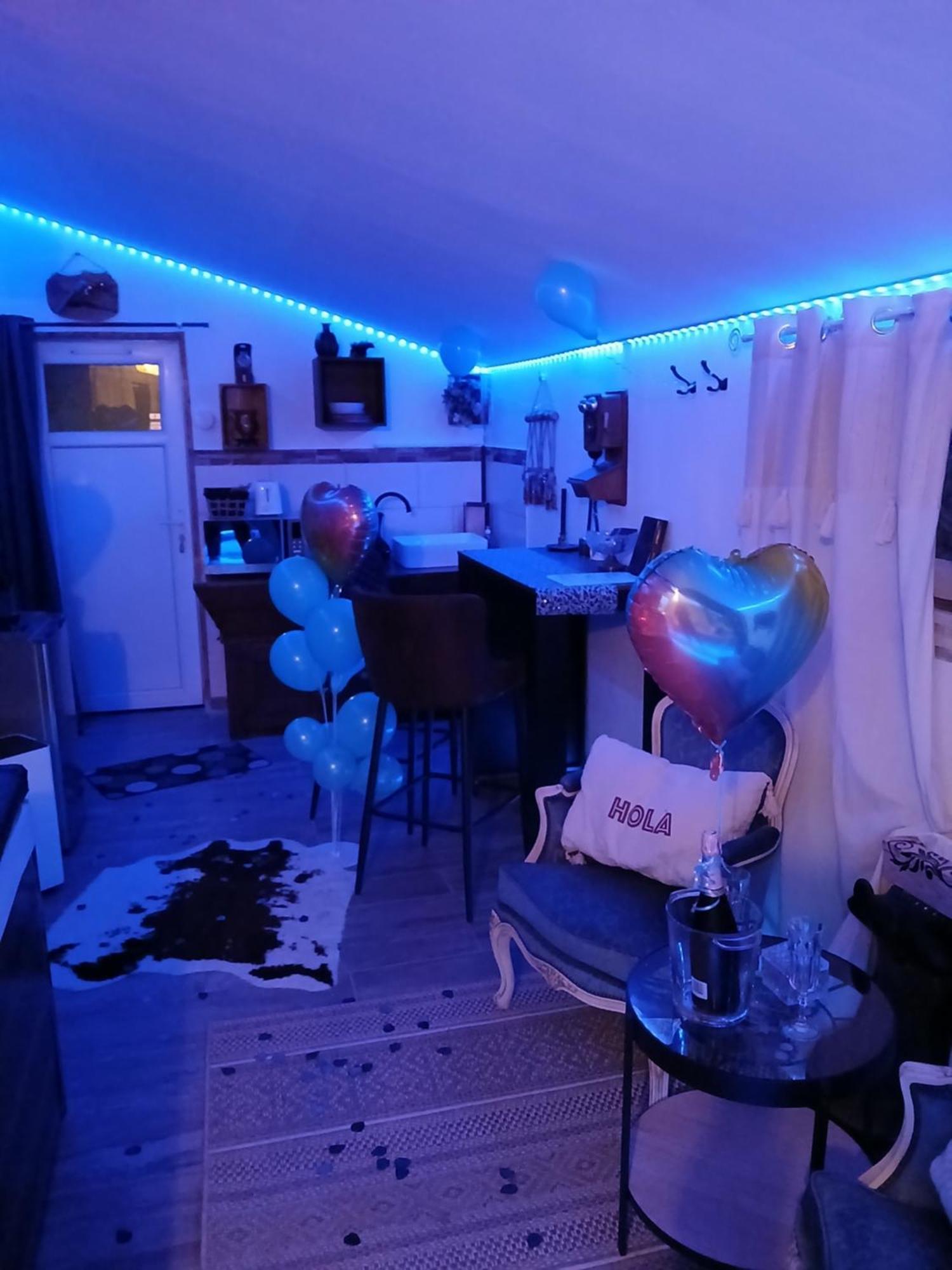 L'Histoire De L'Ouest , Jacuzzi Appartement Dole Exterior foto